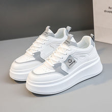 Damen Plateau Sneakers mit atmungsaktiver Oberflächenstruktur und dämpfender Laufsohle – Grau