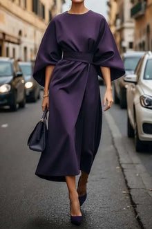 Rae® | Elegantes Kleid mit sublimiertem Silhouette-Gürtel – Violett