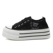 Damen Plateau-Sneaker mit modischem Textil-Obermaterial und rutschfester Sohle – Schwarz