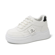 Damen modische Plateau-Sneaker mit sportlicher Dämpfungstechnologie – Weiß
