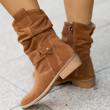 Damen Stiefeletten aus Wildleder mit Schnallen und flachem Absatz – Stilvolle Herbst- und Winterstiefel – Braun