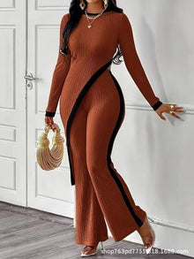 Damen Stilvoller Jumpsuit mit asymmetrischem Design und kontrastierenden Paspeln – Ziegelrot