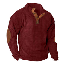 Herren nan rustikaler gerippter Pullover mit Henley-Kragen und lederartigen Ellbogenbesätzen Drune – Weinrot