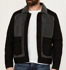 Herren Outdoor-Jacke mit Teddyfellkragen und funktionalen Taschen Aliams – Schwarz