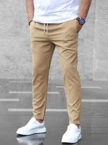 Atlden | Slim Fit Joggerhose mit Tunnelzug – Beige