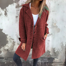 Norlina | Eleganter Kati-Mantel mit Knöpfen – Rot
