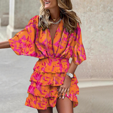 Wickelkleid mit Palmblatt-Print | Kurze Ärmel | Figurbetonter Schnitt – Orange