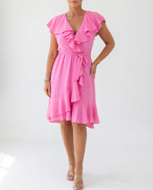 Geiss – Elegantes Fließendes Wickelkleid Mit Rüschen – Rosa