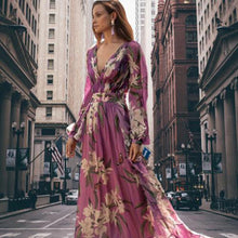 Maxikleid mit tiefem V-Ausschnitt | Blumenprint | Fließende Ärmel – Lila