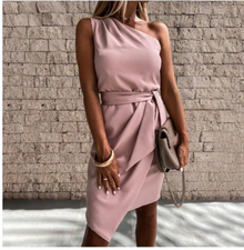 Asymmetrisches Cocktailkleid | One-Shoulder | Drapierung mit Bindegürtel – Rosa