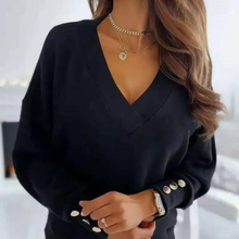 Strickpullover mit V-Ausschnitt | Goldknopf-Details | Eleganter Stil – Schwarz