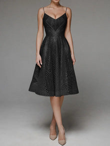 Cocktailkleid mit Glitzerdetails | Spaghettiträger | Femininer A-Linien-Schnitt – Schwarz