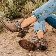 Stylische Damen-Westenstiefeletten mit Ketten- und Schnallen-Details – Boho-Cowboy Look, Braun – Braun