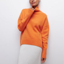 Lilian | Damen Übergroßer Winterpullover mit hohem Kragen – Orange