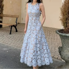 Elorien™ Kleid Mit Zarter Spitze und Fließender Passform – Blau