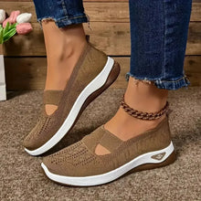 Madelline - Damen-Slipper mit Keilabsatz – Braun
