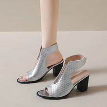 Mirelle™-Sandale mit Strukturierter Oberfläche und Umschließendem Design – Silber