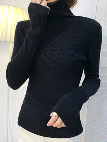 Gerippter Rollkragenpullover | Figurbetonter Schnitt | Zeitlose Eleganz – Schwarz
