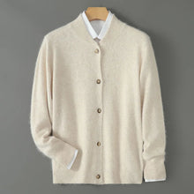 Anke | Damen Weiche Strickjacke mit Knopfleiste vorne – Beige