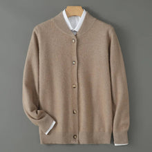 Anke | Damen Weiche Strickjacke mit Knopfleiste vorne – Braun