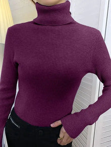 Gerippter Rollkragenpullover | Figurbetonter Schnitt | Zeitlose Eleganz – Dunkelviolett