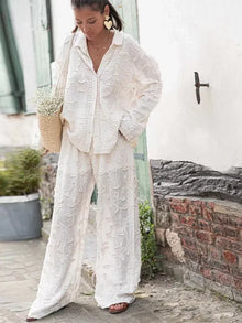 Zweiteiliges Set mit Stickerei | Oversized Bluse & Weite Hose | Luftig und Elegant – Weiß