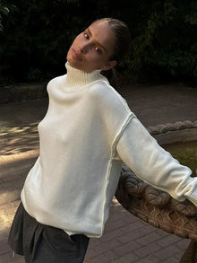 Yalisse | Eleganter Rollkragenpullover gestrickt – Weiß