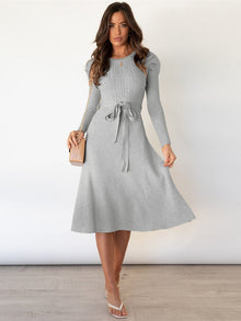Liliana® | Gestricktes Midikleid mit Rundhalsausschnitt – Grau