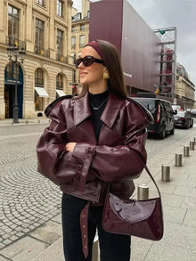 Stilvolle Rote Lederjacke Mit Verstellbarer Handgelenkspassung Für Damen | Für den Alltag – Burgunder
