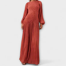Elegantes Plissiertes Langarmkleid – Rot