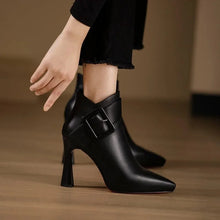Jennyfer - Stiefeletten Mit Schnalle – Schwarz