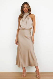 Verona  | Elegantes Kleid mit offenem Rücken – Beige (Fast ausverkauft)