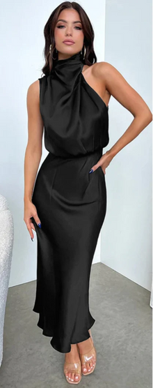 Luna - Maxikleid mit Drapierung – Schwarz