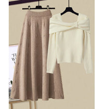 Strick-Set mit A-Linien-Rock | Schulterfreier Pullover | Femininer Chic – Braun und Weiß