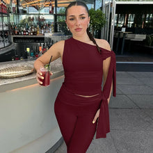 Odessa™ Set mit One-Shoulder-Bluse und Eleganter Caprihose – Bordeauxrot