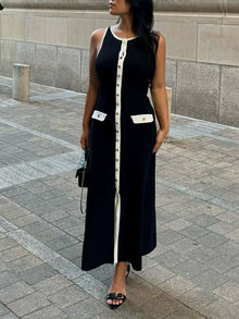 Strickkleid mit Knopfleiste | Ärmellos | Figurbetonte Silhouette – Schwarz