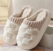 Damen Hausschuhe Flauschiges Textil Kariert – Beige