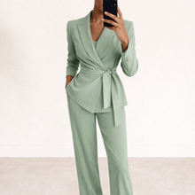 Aliona – Set Aus Wickel Blazer Und Hose – Grün