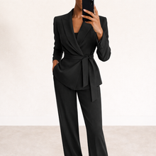 Aliona – Set Aus Wickel Blazer Und Hose – Schwarz