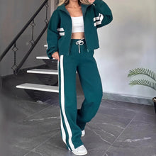 Angelina™ Set mit Stehkragenjacke und modernen Streifen – Grün