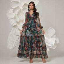 Orphélia™-Kleid mit Luxuriösem Kunstdruck und Fließenden Lagen – Petrol Floral