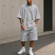 Adrian™ Set mit Cleanem Look und Weiter Passform – Hellgrau