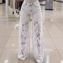 Bethania™ Jeans aus Modernem Denim mit Handgefertigter Blumen-Spitze – Weiß