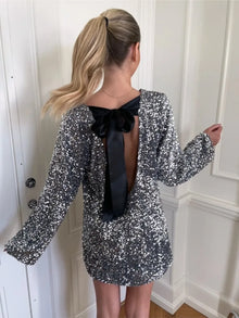 Denise – Das Must-Have für unvergessliche Quinceañera-Partykleider – Schleife grau