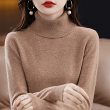 Elfriede | Damen Klassischer Warmer Strickpullover mit Rollkragen – Braun