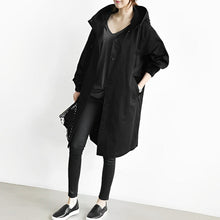 DuraCoat - Lange Windbreaker-Jacke mit Kapuze – Schwarz