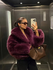 Jorida – Oversized-jacke Aus Kunstfell Mit Gekürztem Revers – Burgunderrot