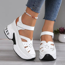 Taniae - gepolsterte orthopädische Keilsandalen – Weiß