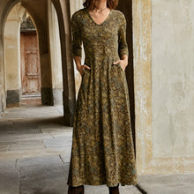 Sophie - Klassisches Damenkleid mit langen Ärmeln – Braun