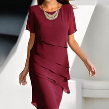 Nathalia - Ein figurbetontes Damenkleid – Rot